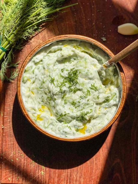 Easy Vegan Tzatziki Sauce