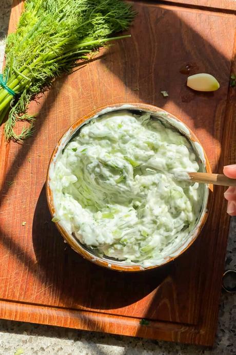 Easy Vegan Tzatziki Sauce