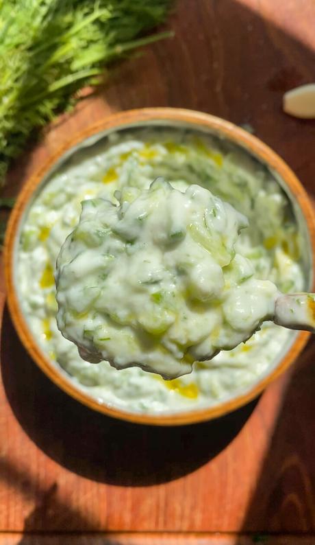 Easy Vegan Tzatziki Sauce