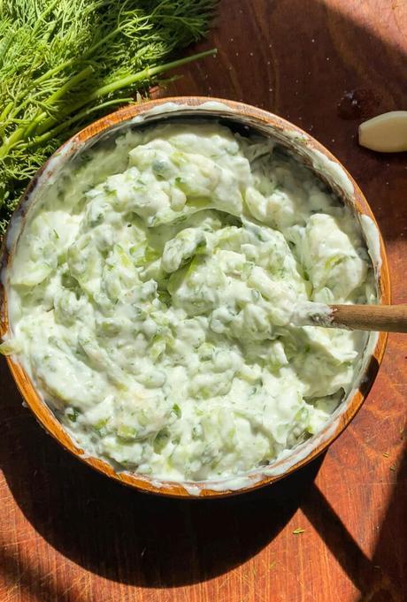 Easy Vegan Tzatziki Sauce