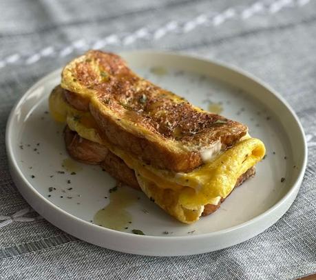 One Pan Egg Toast Omelet