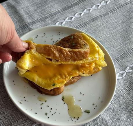 One Pan Egg Toast Omelet