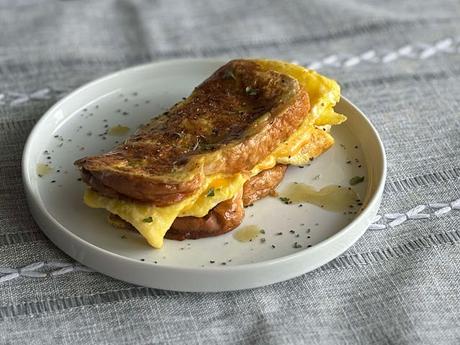 One Pan Egg Toast Omelet