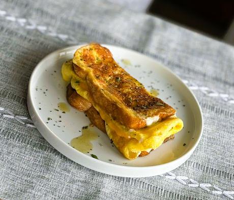 One Pan Egg Toast Omelet