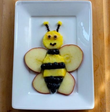 Bee Fruit Plate