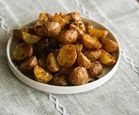 Air Fryer Crispy Roasted Onion Potatoes