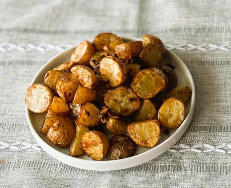 Air Fryer Crispy Roasted Onion Potatoes