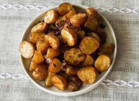 Air Fryer Crispy Roasted Onion Potatoes