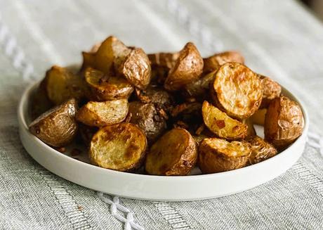 Air Fryer Crispy Roasted Onion Potatoes