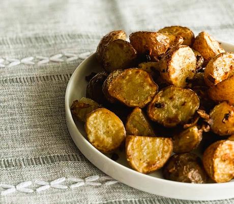 Air Fryer Crispy Roasted Onion Potatoes