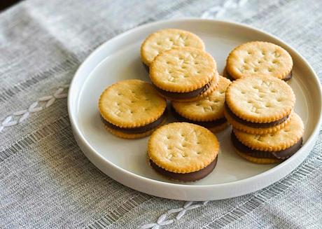 Peanut Butter Cup Ritz Crackers