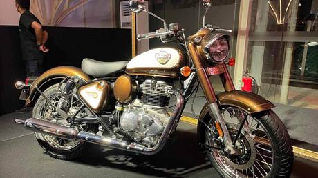 Royal Enfield brought the new Classic 350, handsome hunk!