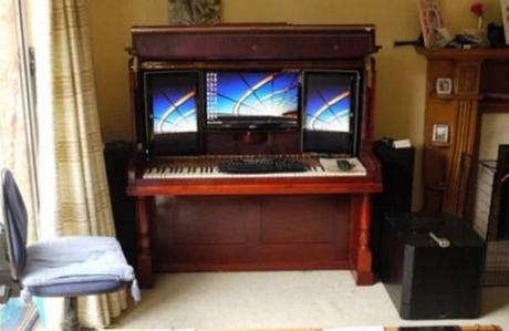 Piano Turned into PC case