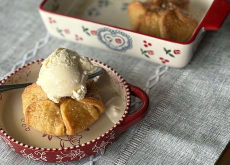 Streusel Apple Tarts