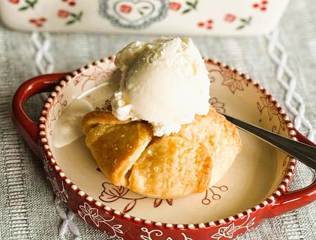 Streusel Apple Tarts