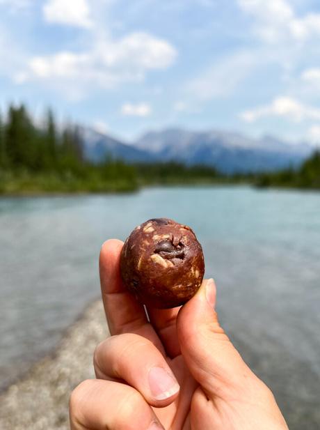 Easy Chocolate Oatmeal Bites