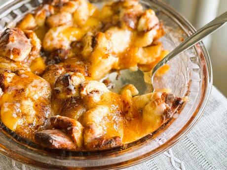 Easy Cinnamon Peach Cobbler