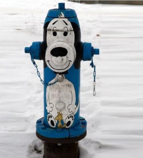 Art attacked fire hydrant: Snoopy theme