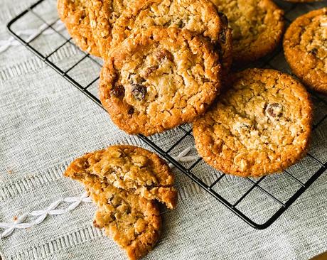 Oatmeal Chocolate Chip Raisin Cookies