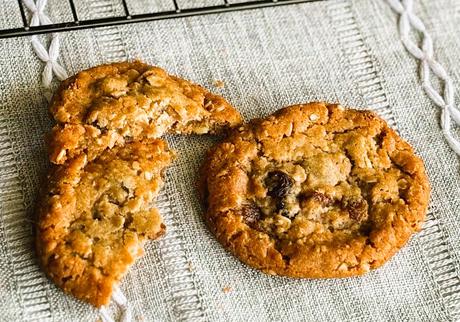 Oatmeal Chocolate Chip Raisin Cookies