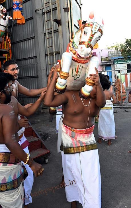 Poikkal Kuthirai   ..  -   ..  Marriage made in Saloon