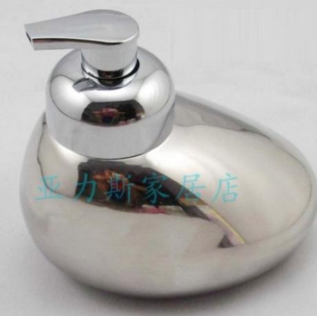 Hand soap dispenser that looks like a duck