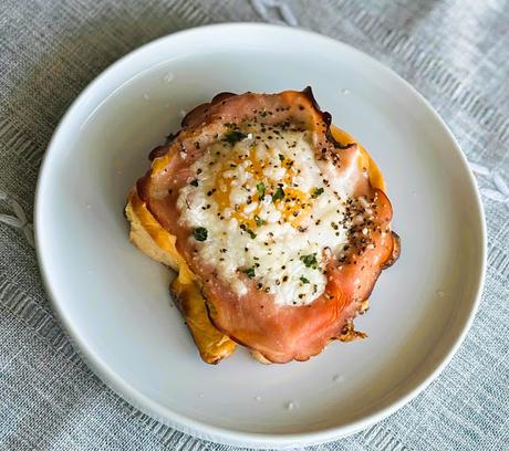 Cheesy Ham & Egg in a Hole