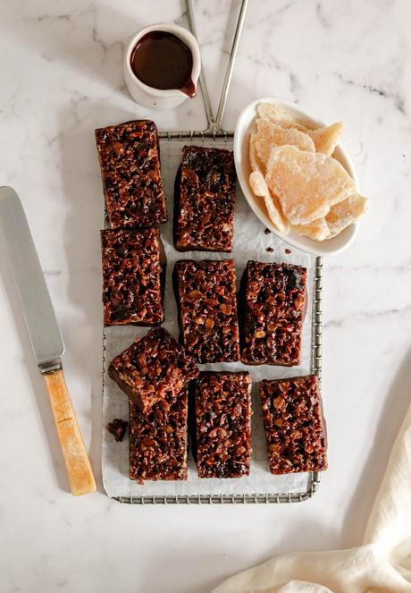 Ginger and dark chocolate snack bars