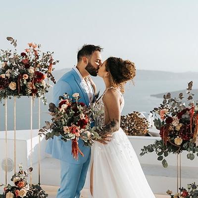 Elegant wedding in Santorini with pretty details  | Hannah & Nick