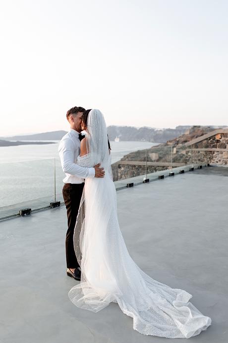 Elegant wedding in Santorini with pretty details  | Hannah & Nick