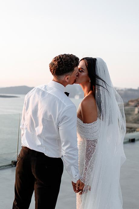 Elegant wedding in Santorini with pretty details  | Hannah & Nick