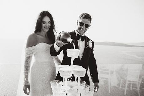 Elegant wedding in Santorini with pretty details  | Hannah & Nick