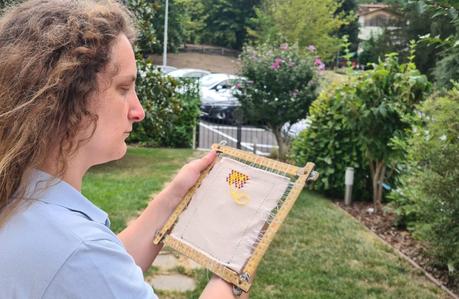 Brick stitch embroidered needle roll: embroiderying in my parents' garden