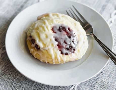 Quick & Easy Cinnamon Roll Danish