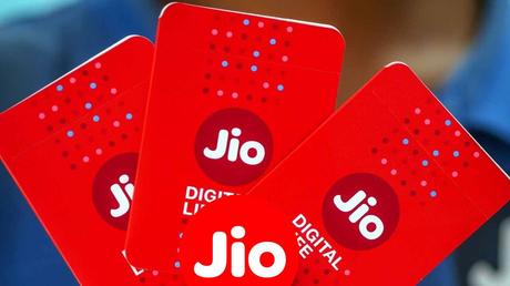 reliance jio rs 1028 vs rs 1029 plan comparison prepaid entertainment pack check before recharge