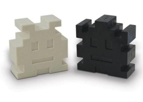 Space Invaders salt and pepper holders