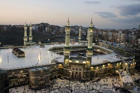 Masjid al-Haram - Area (m2): 356,000