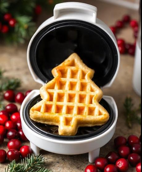 Image: Christmas Tree Mini Waffle Maker