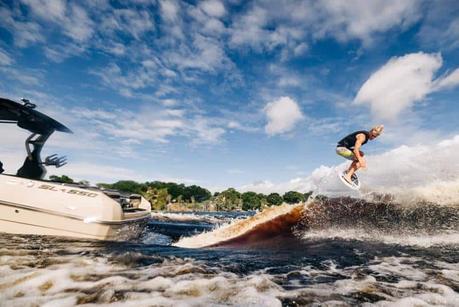 Man Wakesurfing