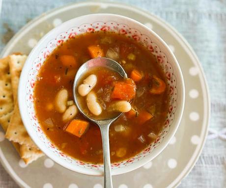 Crockpot Fire Roasted Tomato & White Bean Soup