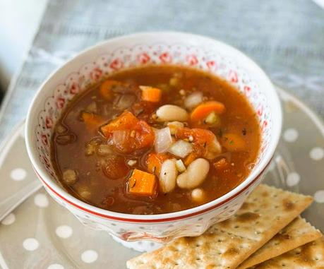 Crockpot Fire Roasted Tomato & White Bean Soup