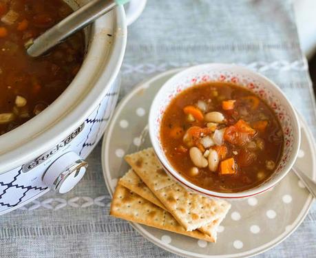 Crockpot Fire Roasted Tomato & White Bean Soup