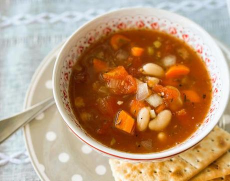 Crockpot Fire Roasted Tomato & White Bean Soup