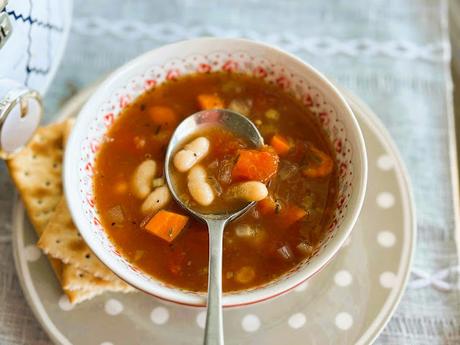 Crockpot Fire Roasted Tomato & White Bean Soup