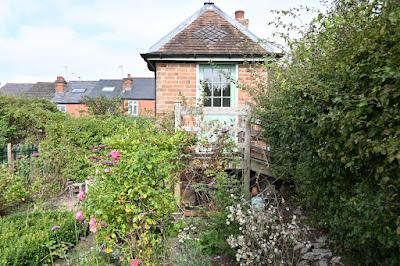 A morning at Hill Close Gardens