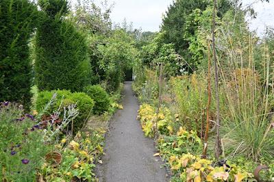 A morning at Hill Close Gardens