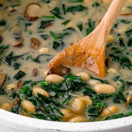 One-Pot White Bean Mushroom Stew