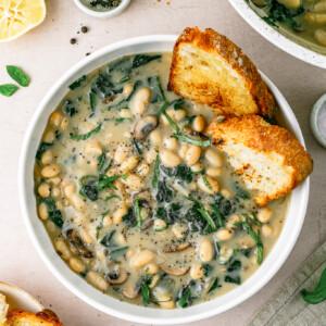 One-Pot White Bean Mushroom Stew