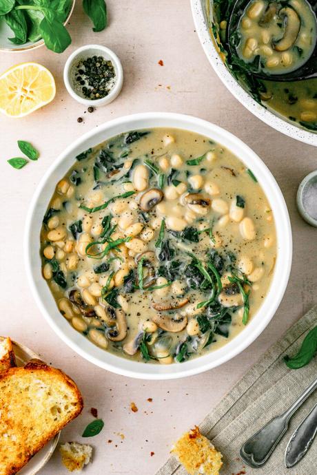 One-Pot White Bean Mushroom Stew