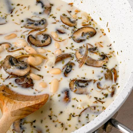 One-Pot White Bean Mushroom Stew